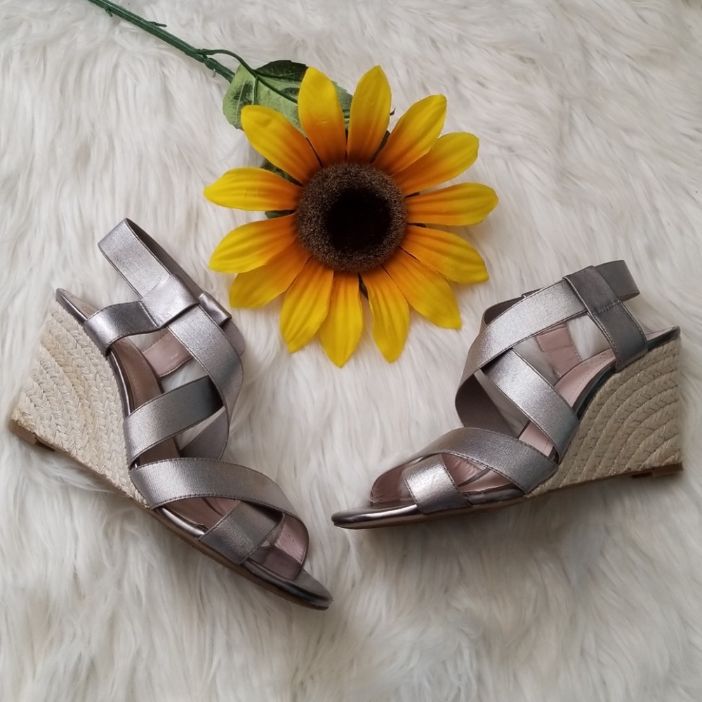 ❗SALE Vince Camuto Silver Grey Strap Sandal Wedges - Picture 2 of 8